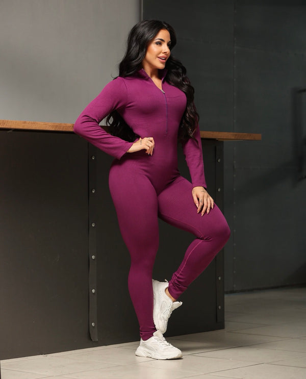 Macacão Manga Longa com Zíper!