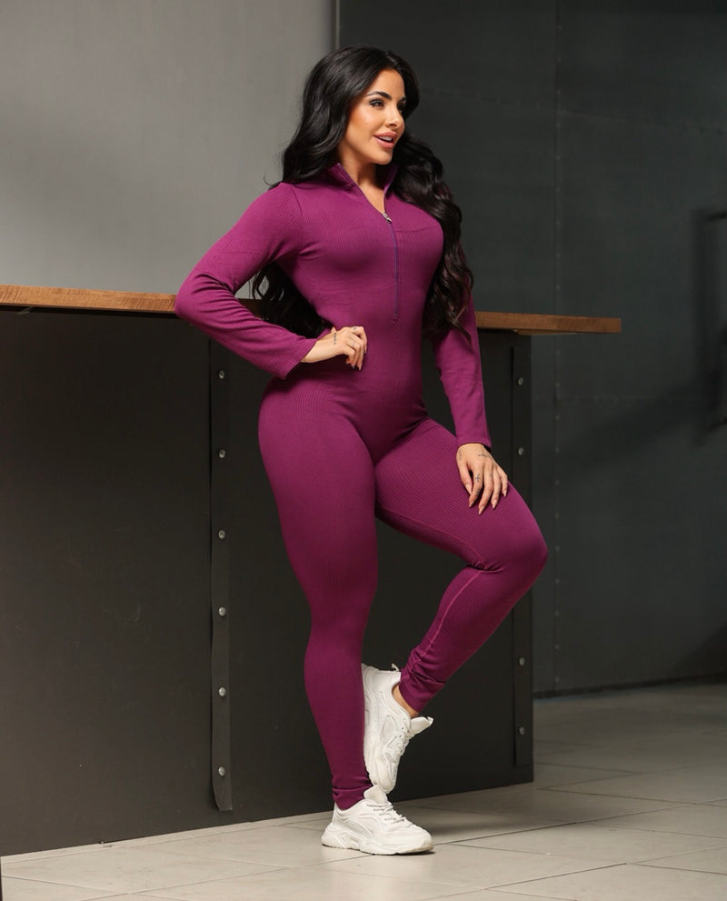 Macacão Manga Longa com Zíper!