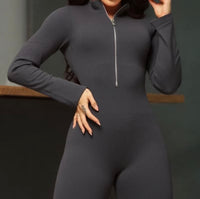 Macacão Manga Longa com Zíper!