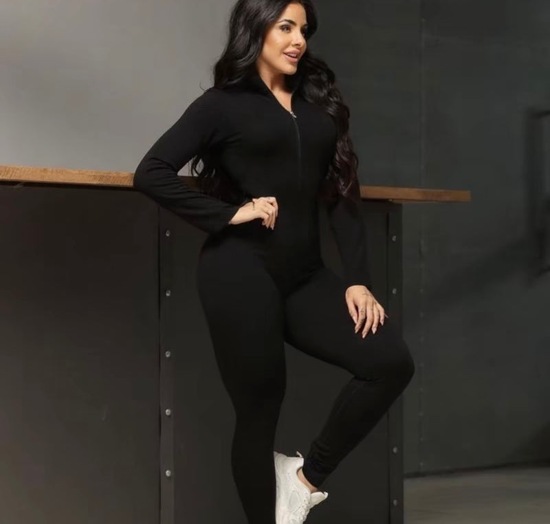 Macacão Manga Longa com Zíper!